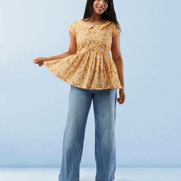 Yellow Printed Short Top with Collar | Muvvas Boutique - Picture 2 of 4